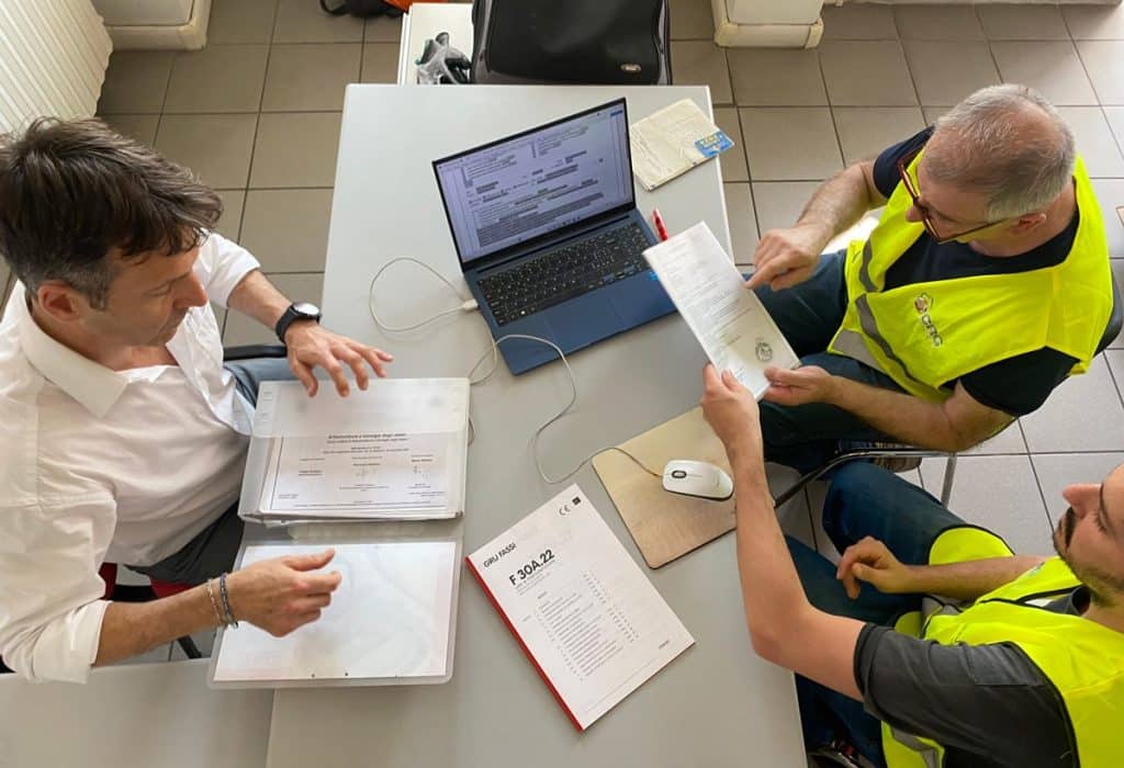 PLE su gru: cosa cambia con la EN 280-1:2022 e perché conta saperlo